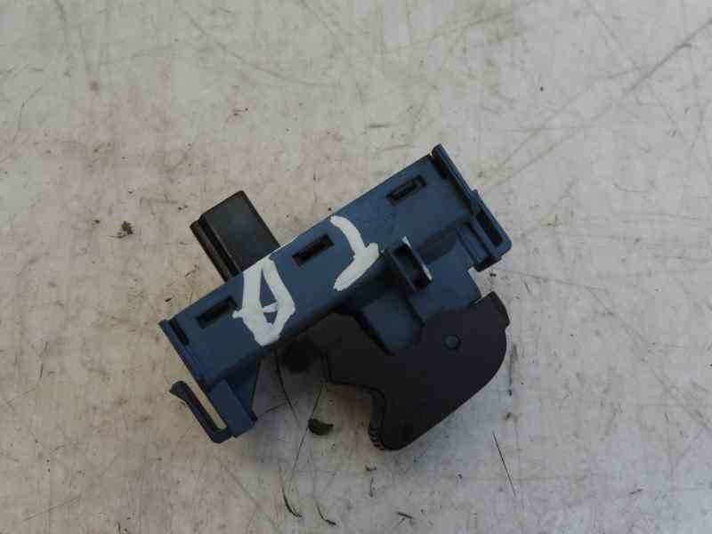 Recambio de mando elevalunas trasero derecho para toyota verso active referencia OEM IAM 8481005070  