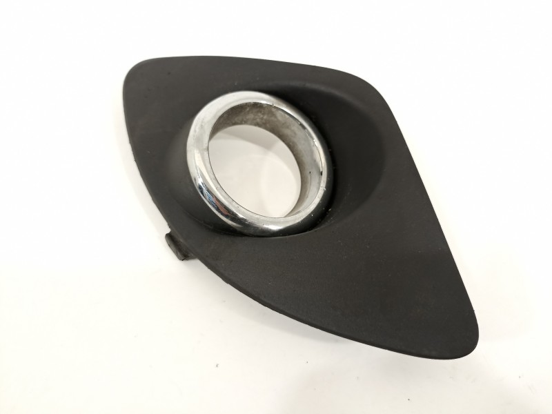 Recambio de rejilla paragolpes derecha para kia cee´d emotion referencia OEM IAM 865661H000  