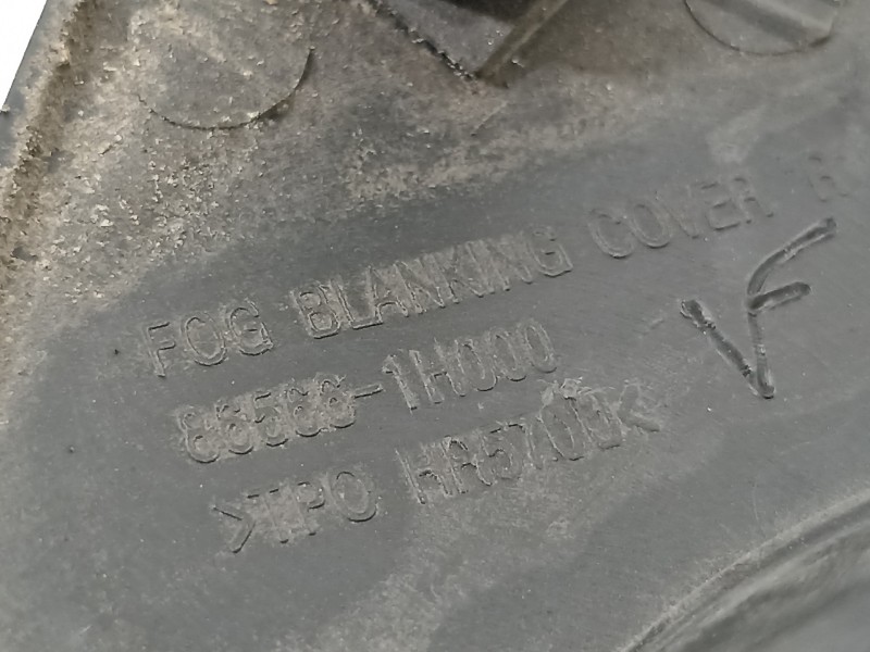 Recambio de rejilla paragolpes derecha para kia cee´d emotion referencia OEM IAM 865661H000  