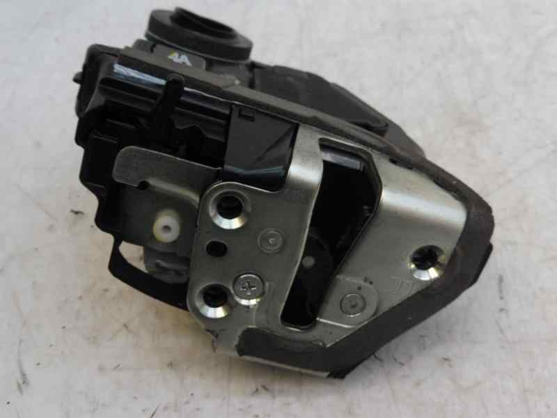 Recambio de cerradura puerta trasera derecha para toyota verso active referencia OEM IAM   