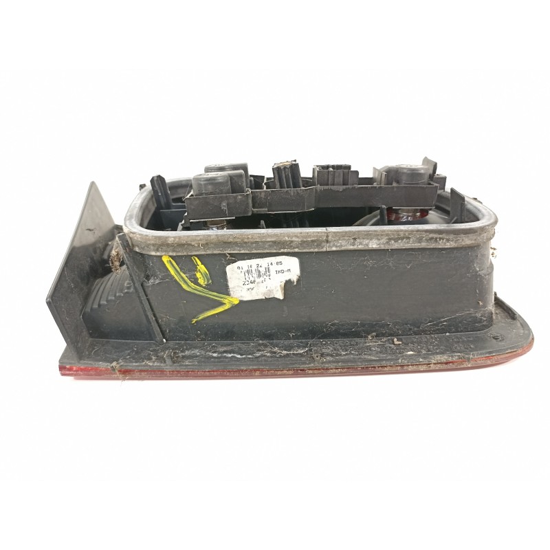 Recambio de piloto trasero derecho en porton para renault laguna ii (bg0) authentique referencia OEM IAM 8200002476  