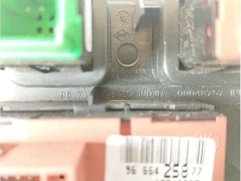 Recambio de mando multifuncion para citroën c4 lim. collection referencia OEM IAM 9666425877  