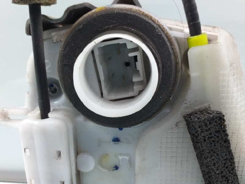 Recambio de cerradura puerta trasera derecha para toyota prius (nhw30) executive referencia OEM IAM   