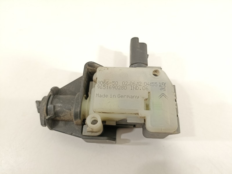 Recambio de tapa exterior combustible para citroën c4 lim. collection referencia OEM IAM 9687310880  