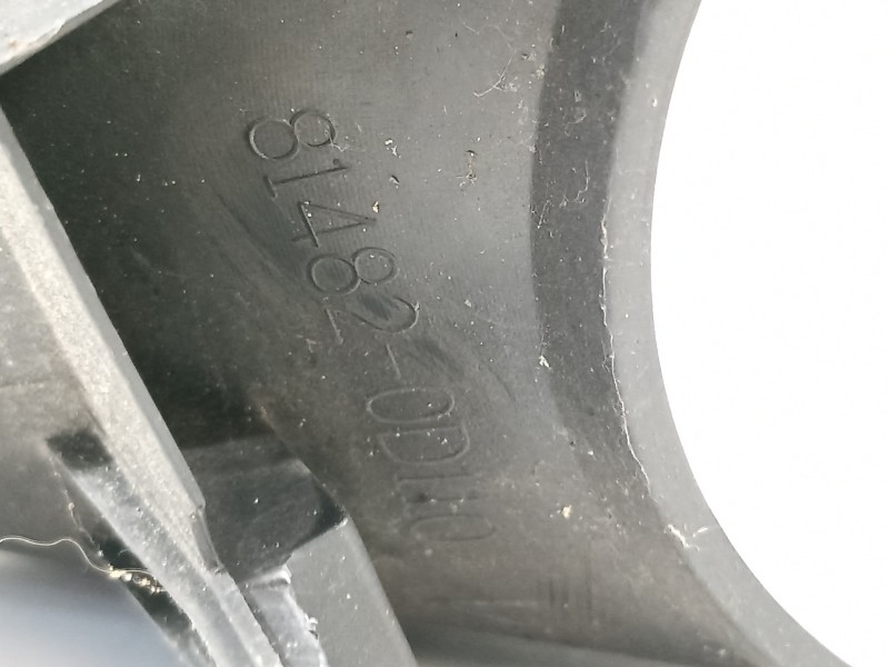 Recambio de rejilla paragolpes izquierda para toyota yaris active referencia OEM IAM 814820D110  