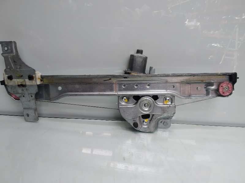 Recambio de elevalunas delantero izquierdo para peugeot 208 business line referencia OEM IAM 9674254480  