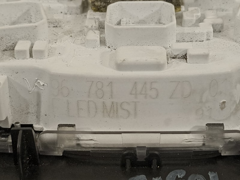 Recambio de luz interior para peugeot 308 referencia OEM IAM 96781445ZD  