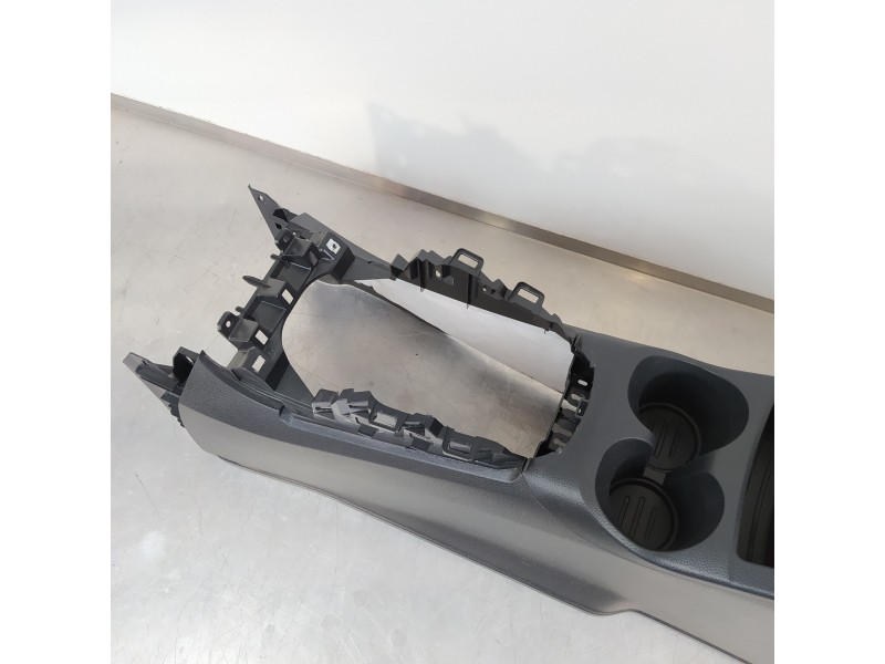 Recambio de apoyabrazos central para nissan qashqai (j11) 360 referencia OEM IAM   