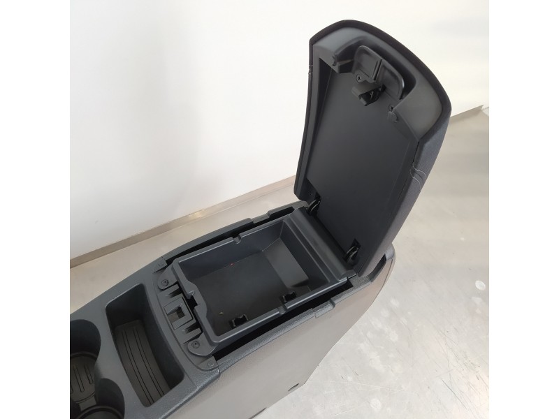 Recambio de apoyabrazos central para nissan qashqai (j11) 360 referencia OEM IAM   