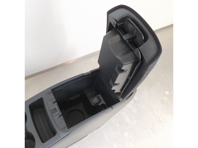Recambio de apoyabrazos central para nissan qashqai (j11) 360 referencia OEM IAM   