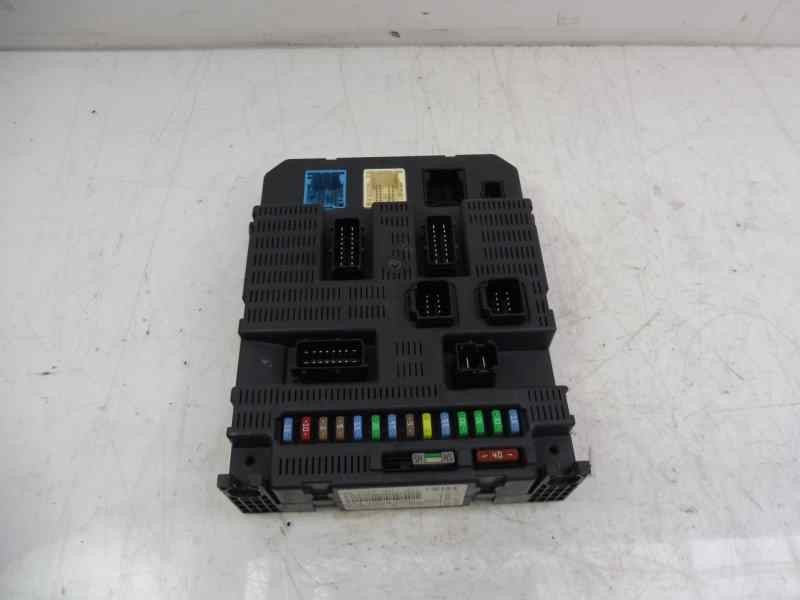 Recambio de caja reles / fusibles para peugeot 308 premium referencia OEM IAM 9663798180 BSI 2004 