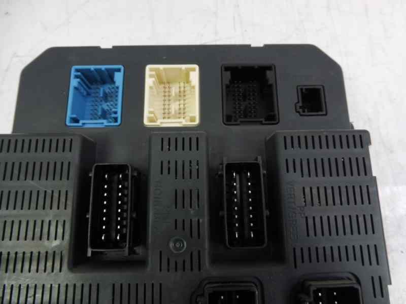 Recambio de caja reles / fusibles para peugeot 308 premium referencia OEM IAM 9663798180 BSI 2004 