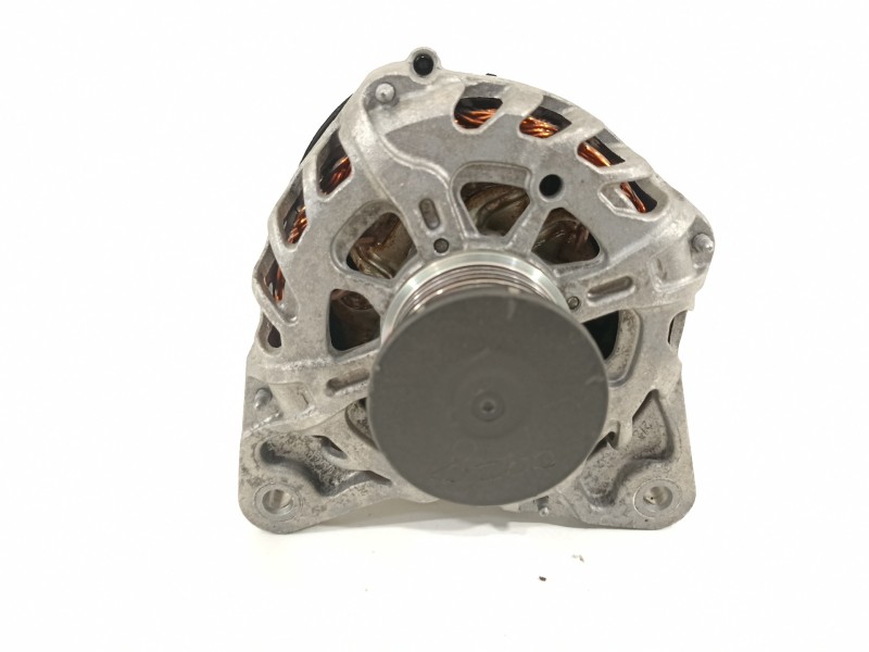 Recambio de alternador para dacia duster ii sl 2019 referencia OEM IAM 231005300R  
