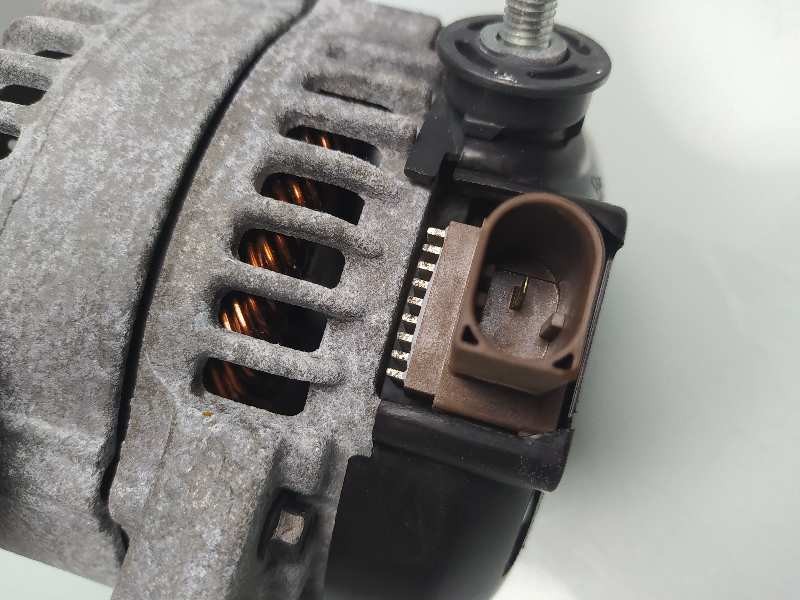 Recambio de alternador para kia cee´d sporty wagon drive referencia OEM IAM 373002A700  