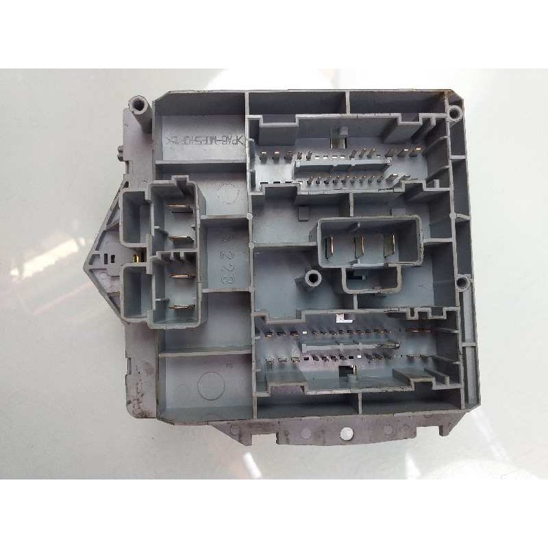 Recambio de caja reles / fusibles para alfa romeo 147 (190) 1.9 jtd 16v distinctive referencia OEM IAM 51742420  