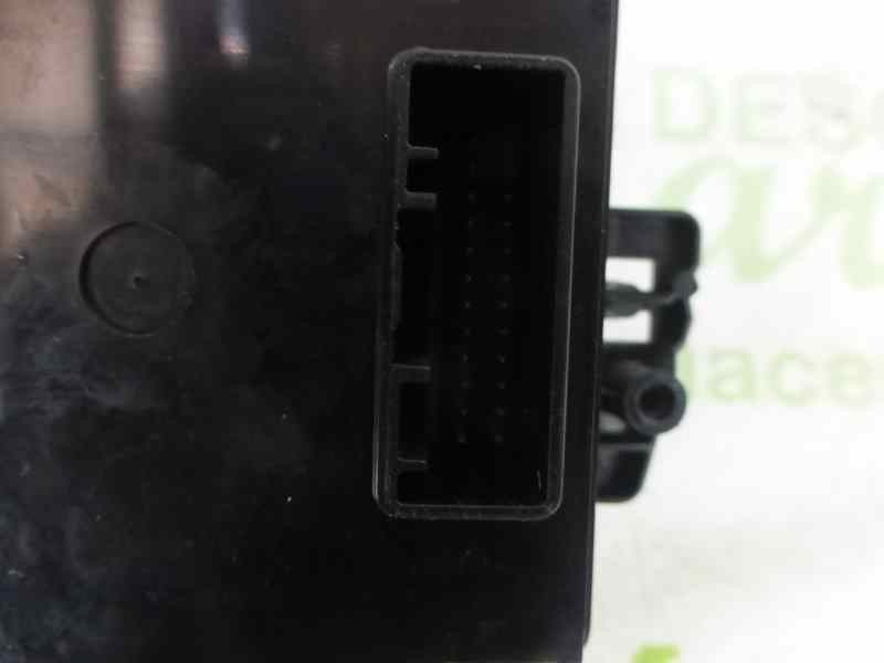 Recambio de mando climatizador para renault megane iii berlina 5 p dynamique referencia OEM IAM 275100007R T1001936V 