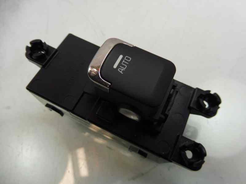 Recambio de mando elevalunas trasero derecho para kia cee´d sporty wagon drive referencia OEM IAM 93580A2100 4C25101000 