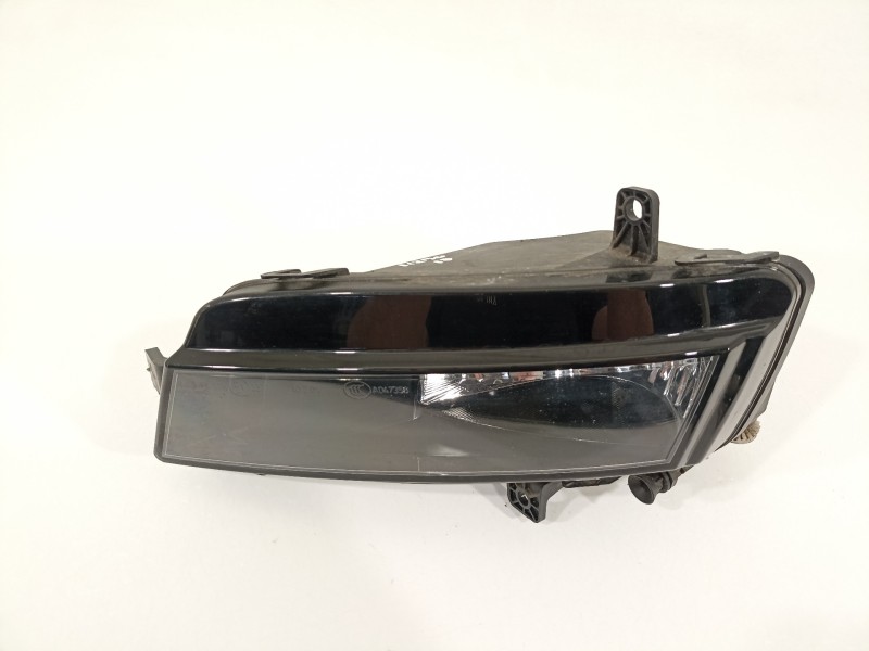 Recambio de faro antiniebla izquierdo para volkswagen golf vii lim. advance bluemotion referencia OEM IAM 5G0941661D  