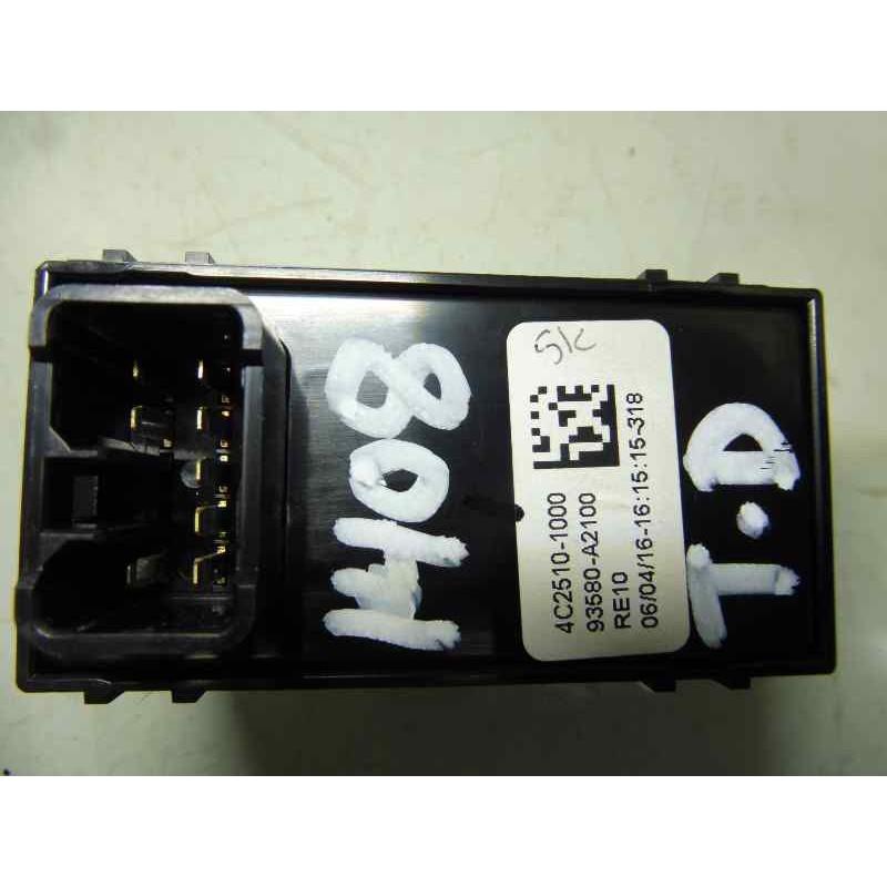 Recambio de mando elevalunas trasero derecho para kia cee´d sporty wagon drive referencia OEM IAM 93580A2100 4C25101000 