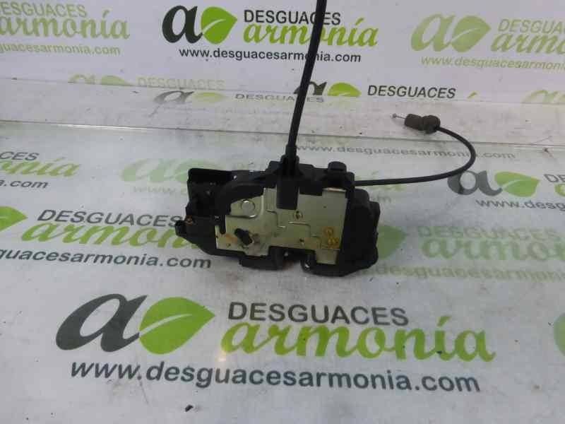 Recambio de cerradura puerta trasera derecha para renault megane iii berlina 5 p dynamique referencia OEM IAM 825020002R  