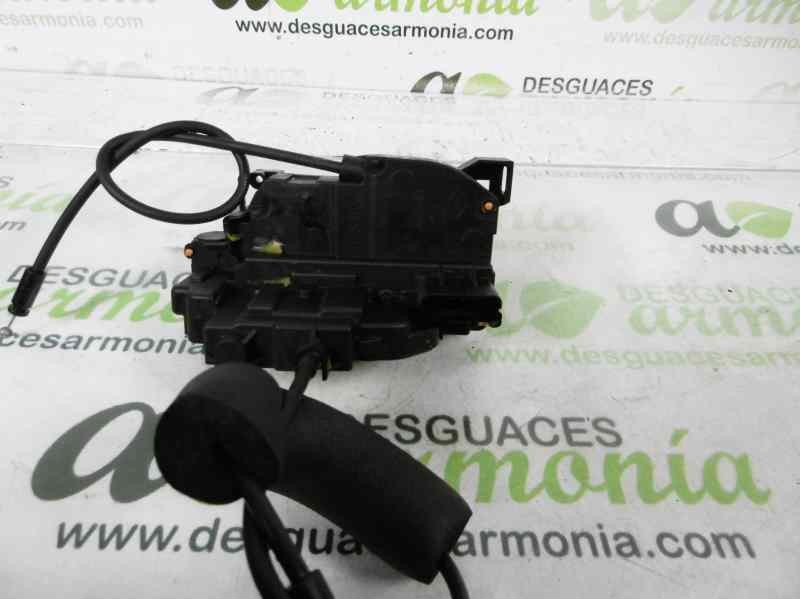 Recambio de cerradura puerta trasera izquierda para renault megane iii berlina 5 p dynamique referencia OEM IAM 825030002R  