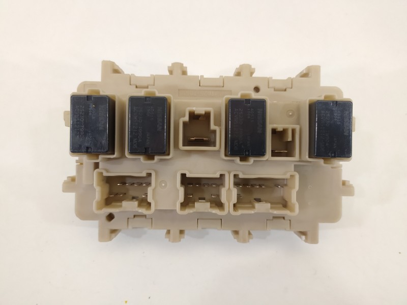 Recambio de caja reles / fusibles para nissan qashqai (j11) 360 referencia OEM IAM 4EB0A C31544G21 