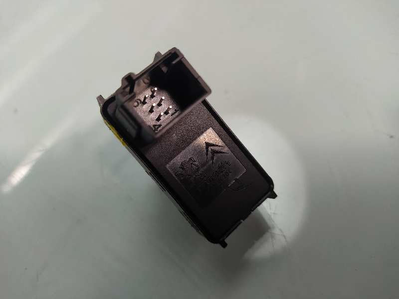 Recambio de mando elevalunas delantero derecho para peugeot 3008 premium referencia OEM IAM 30170308  