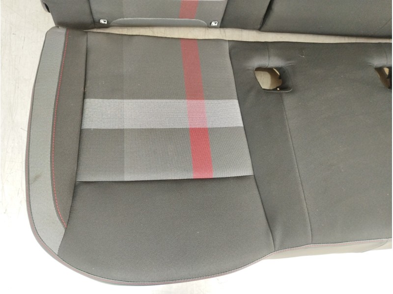 Recambio de asientos traseros para dacia duster ii sl 2019 referencia OEM IAM   