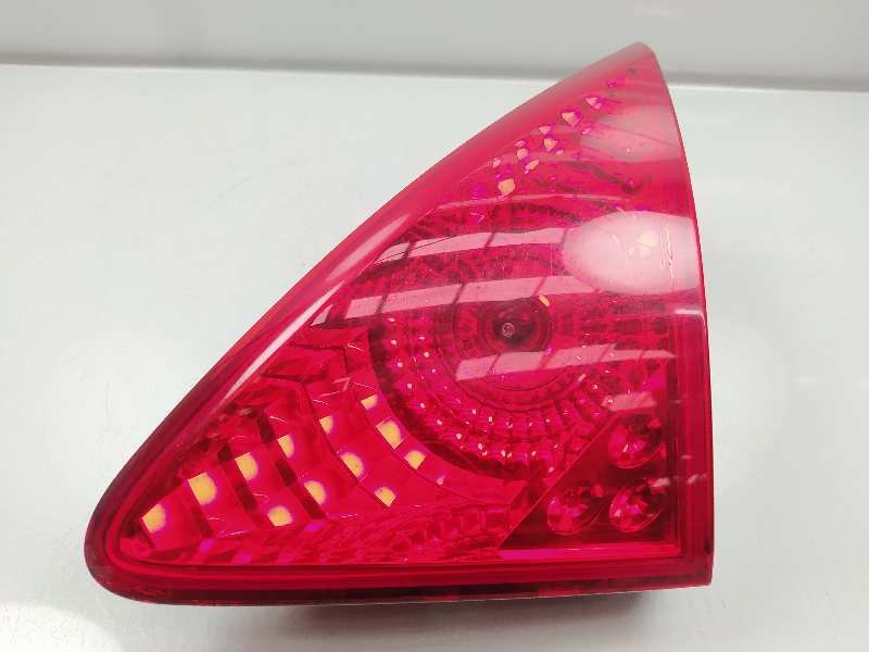 Recambio de piloto trasero derecho en porton para peugeot 3008 premium referencia OEM IAM 9683460980 26030204 