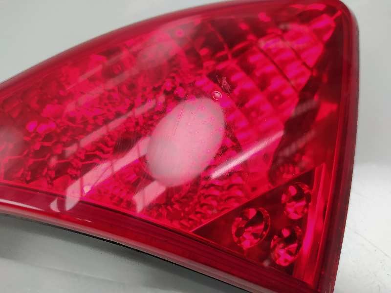 Recambio de piloto trasero izquierdo en porton para peugeot 3008 premium referencia OEM IAM 9683461080 26030104 