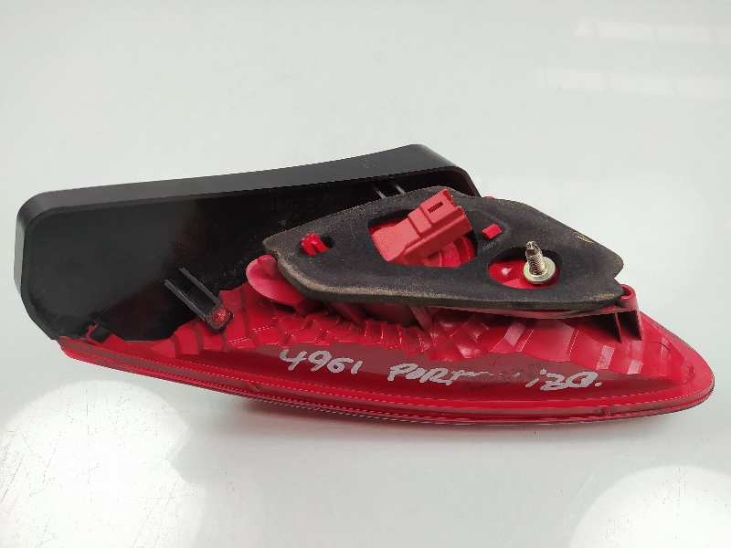 Recambio de piloto trasero izquierdo en porton para peugeot 3008 premium referencia OEM IAM 9683461080 26030104 