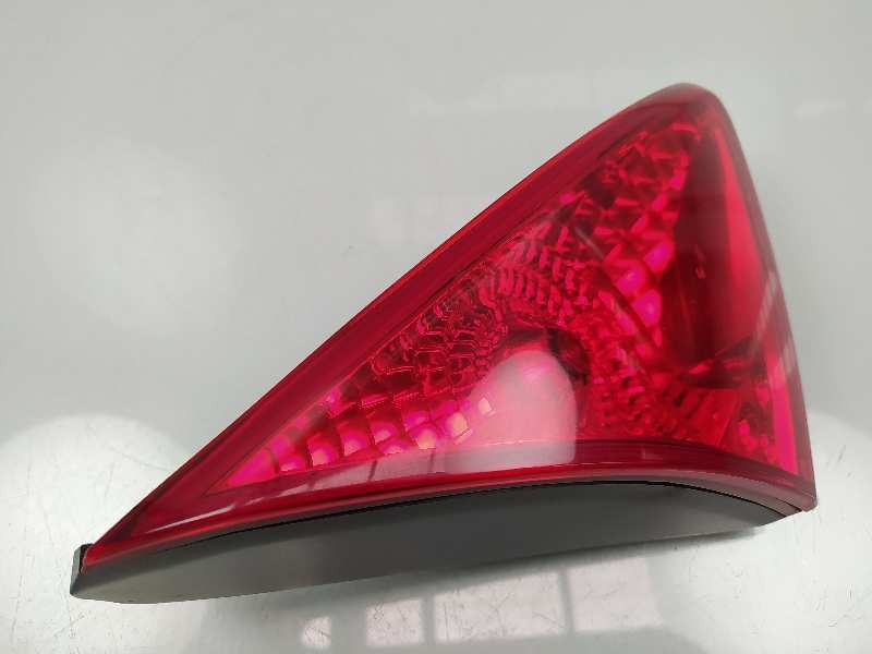 Recambio de piloto trasero izquierdo en porton para peugeot 3008 premium referencia OEM IAM 9683461080 26030104 