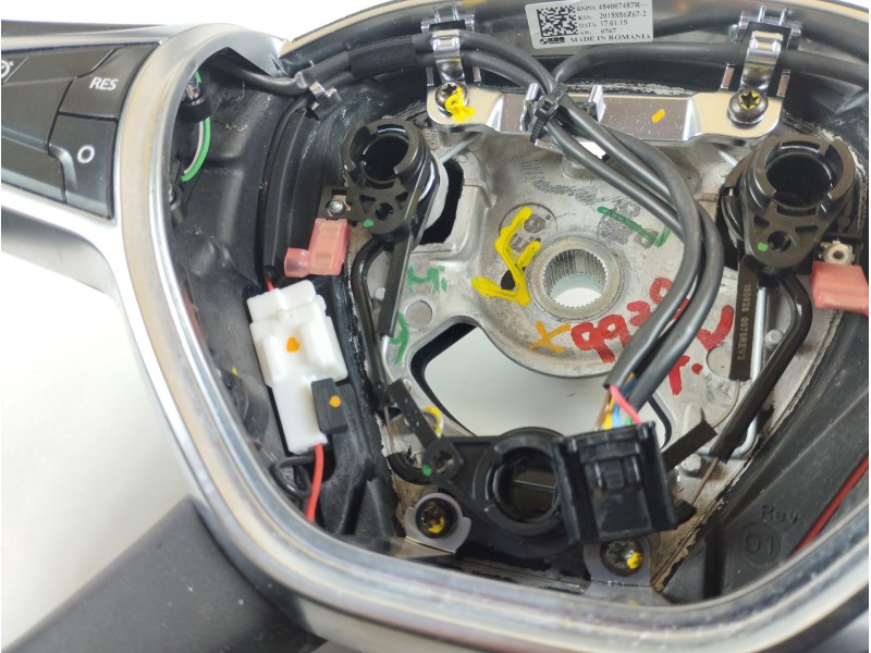 Recambio de volante para dacia duster ii sl 2019 referencia OEM IAM 484007487R  