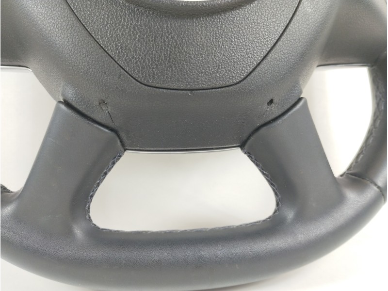 Recambio de volante para dacia duster ii sl 2019 referencia OEM IAM 484007487R  