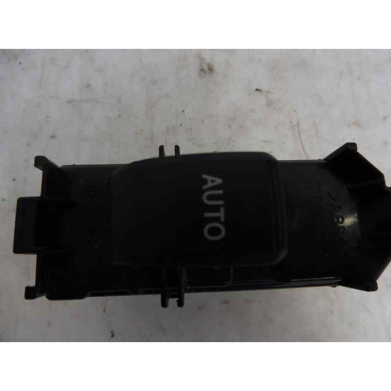 Recambio de mando elevalunas delantero derecho para toyota land cruiser (j12) 3.0 d4-d vx referencia OEM IAM   