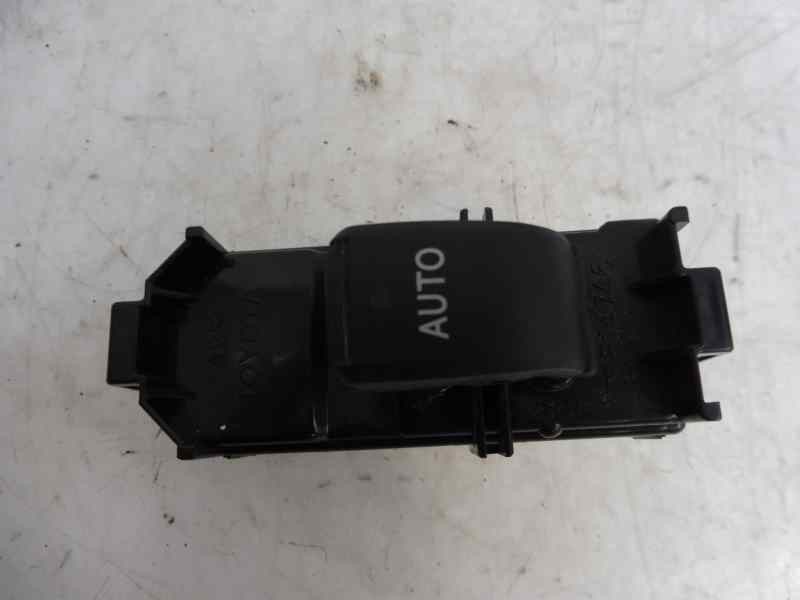 Recambio de mando elevalunas trasero derecho para toyota land cruiser (j12) 3.0 d4-d vx referencia OEM IAM   