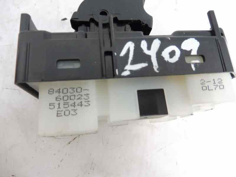 Recambio de mando elevalunas trasero derecho para toyota land cruiser (j12) 3.0 d4-d vx referencia OEM IAM   