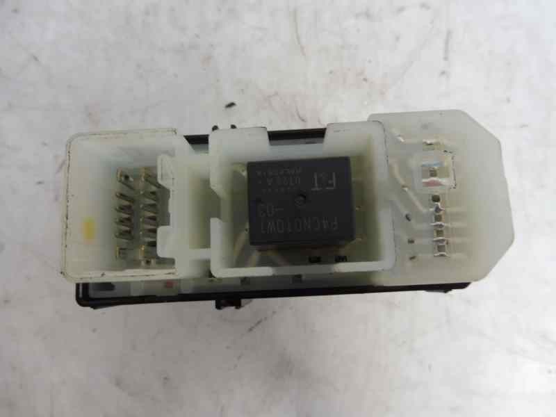 Recambio de mando elevalunas trasero derecho para toyota land cruiser (j12) 3.0 d4-d vx referencia OEM IAM   