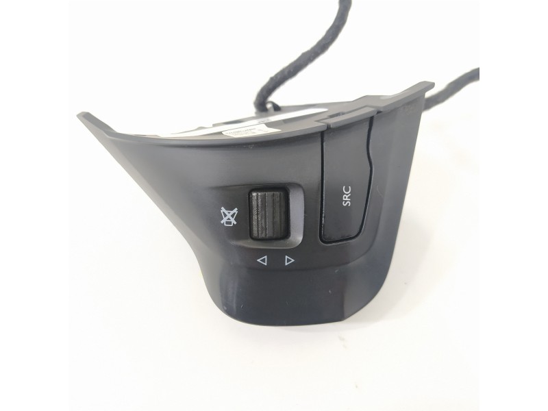 Recambio de mando volante para peugeot 208 business line referencia OEM IAM 86FAE75A  