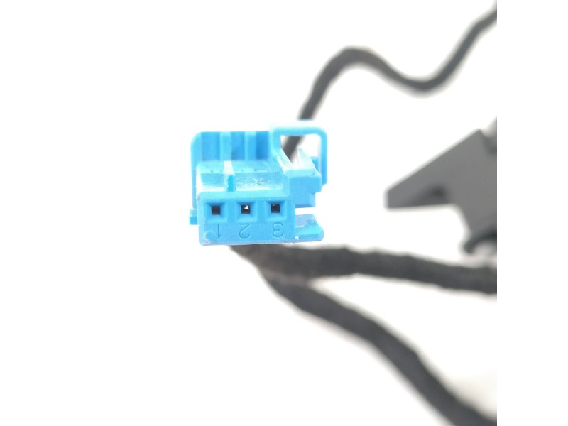 Recambio de mando volante para peugeot 208 business line referencia OEM IAM 86FAE75A  