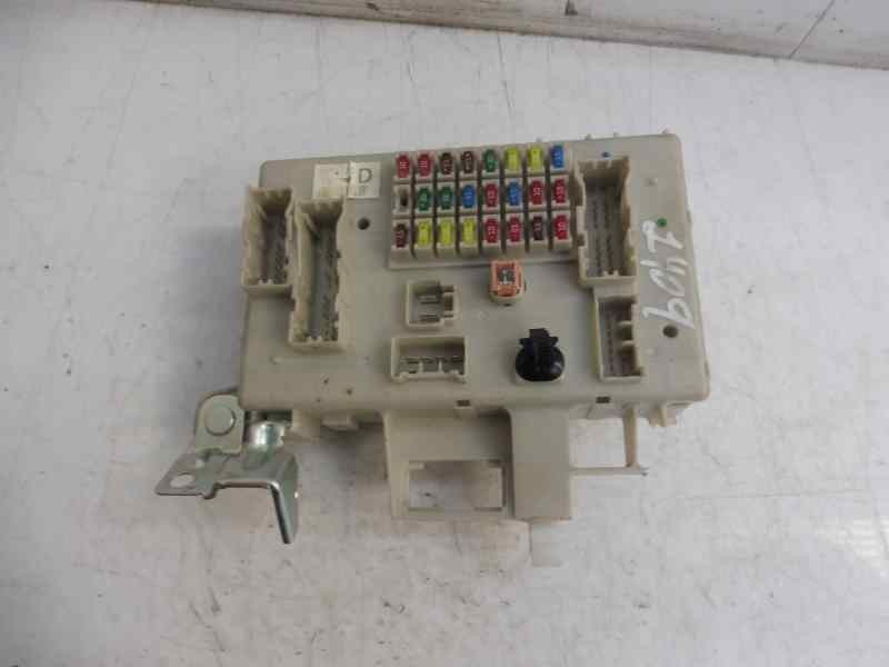 Recambio de caja reles / fusibles para toyota land cruiser (j12) 3.0 d4-d vx referencia OEM IAM   