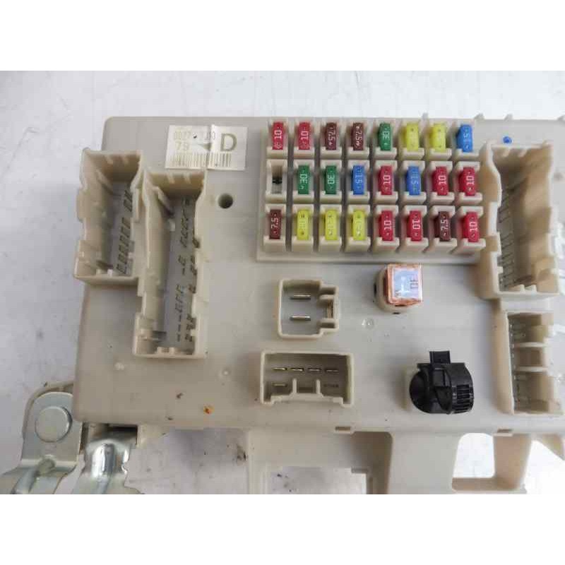 Recambio de caja reles / fusibles para toyota land cruiser (j12) 3.0 d4-d vx referencia OEM IAM   