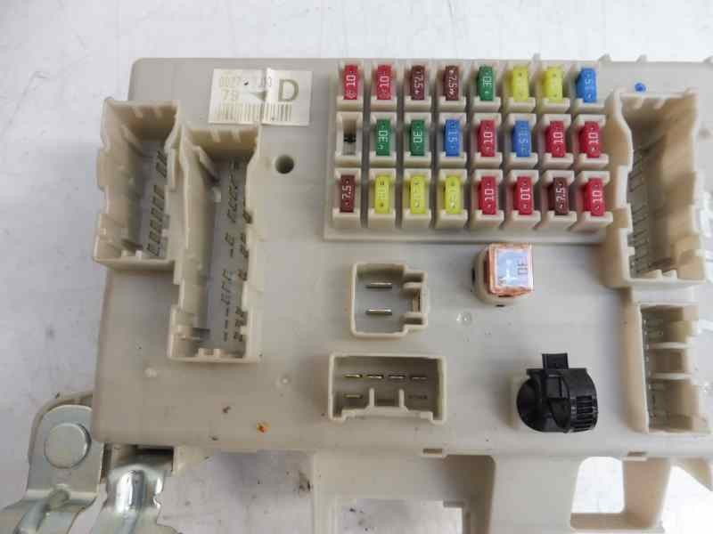 Recambio de caja reles / fusibles para toyota land cruiser (j12) 3.0 d4-d vx referencia OEM IAM   