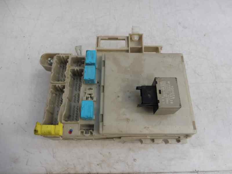 Recambio de caja reles / fusibles para toyota land cruiser (j12) 3.0 d4-d vx referencia OEM IAM   