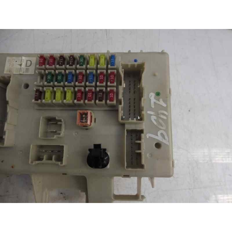 Recambio de caja reles / fusibles para toyota land cruiser (j12) 3.0 d4-d vx referencia OEM IAM   