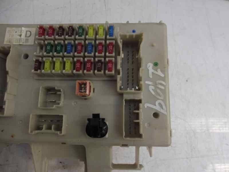 Recambio de caja reles / fusibles para toyota land cruiser (j12) 3.0 d4-d vx referencia OEM IAM   