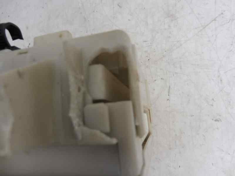 Recambio de caja reles / fusibles para toyota land cruiser (j12) 3.0 d4-d vx referencia OEM IAM   