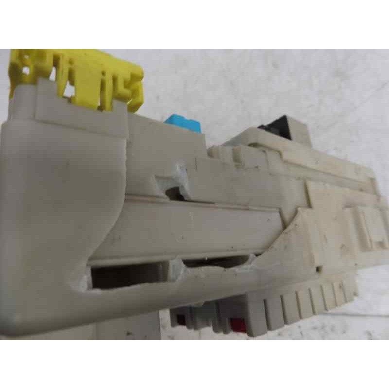 Recambio de caja reles / fusibles para toyota land cruiser (j12) 3.0 d4-d vx referencia OEM IAM   