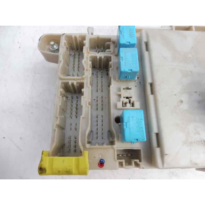 Recambio de caja reles / fusibles para toyota land cruiser (j12) 3.0 d4-d vx referencia OEM IAM   