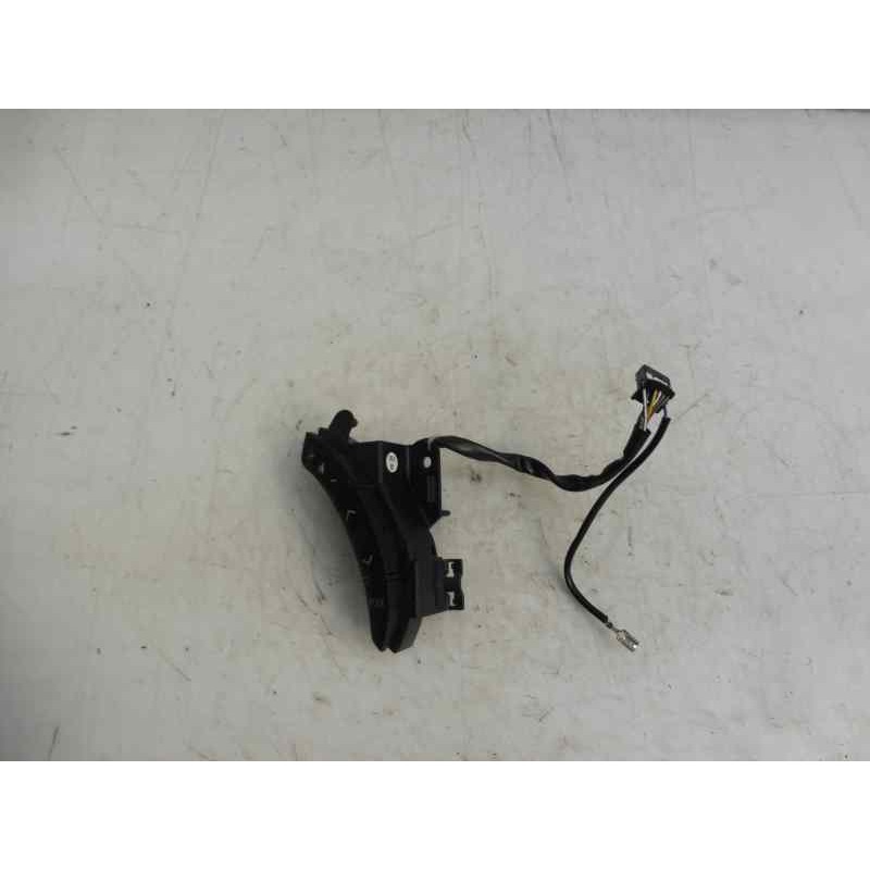 Recambio de mando volante para toyota land cruiser (j12) 3.0 d4-d vx referencia OEM IAM  75B037 